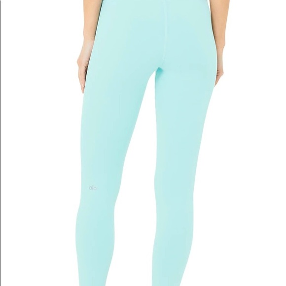Alo Airbrushed leggings in blue topaz - Picture 5 of 5